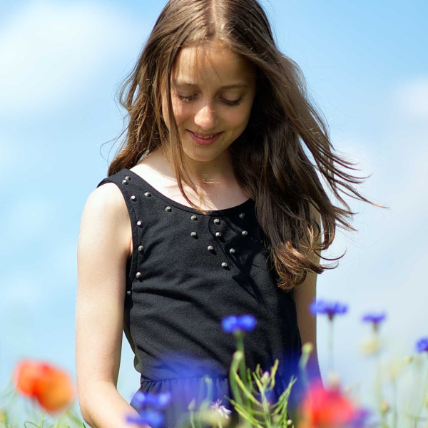 Erhvervsfoto portr&aelig;tbillede af ung kvinde