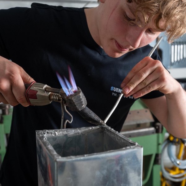 VVS svane i gang med at lodde