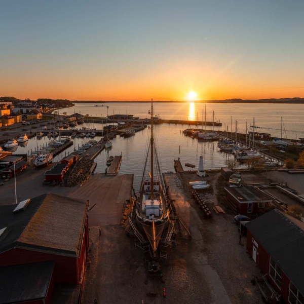 Dronefoto fra Holb&aelig;k skibsv&aelig;rft i den gamle havn