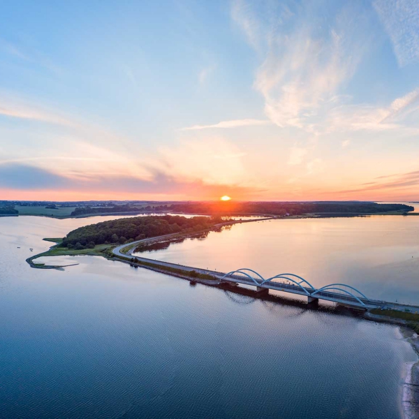 Solnedgang over Munkholmbroen tage fra drone