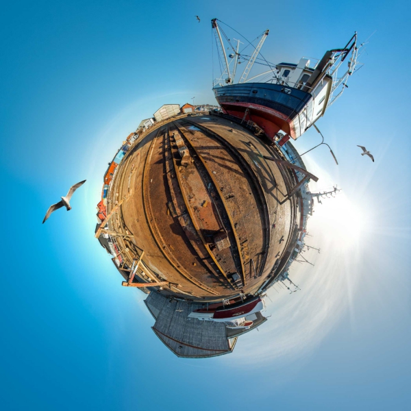 Droneoptagelse shipyard sailor